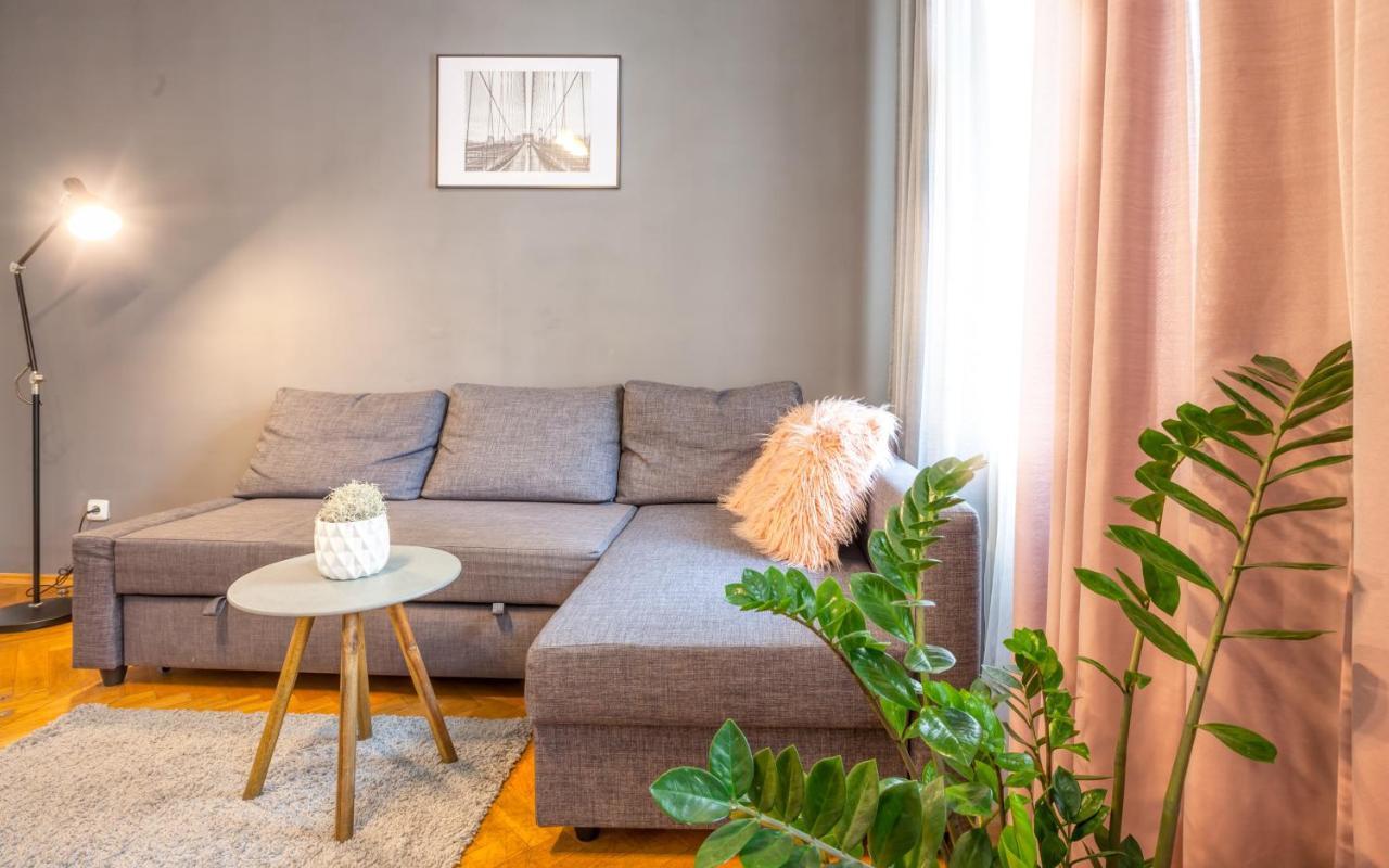 Nejedleho Apartmeet プラハ エクステリア 写真