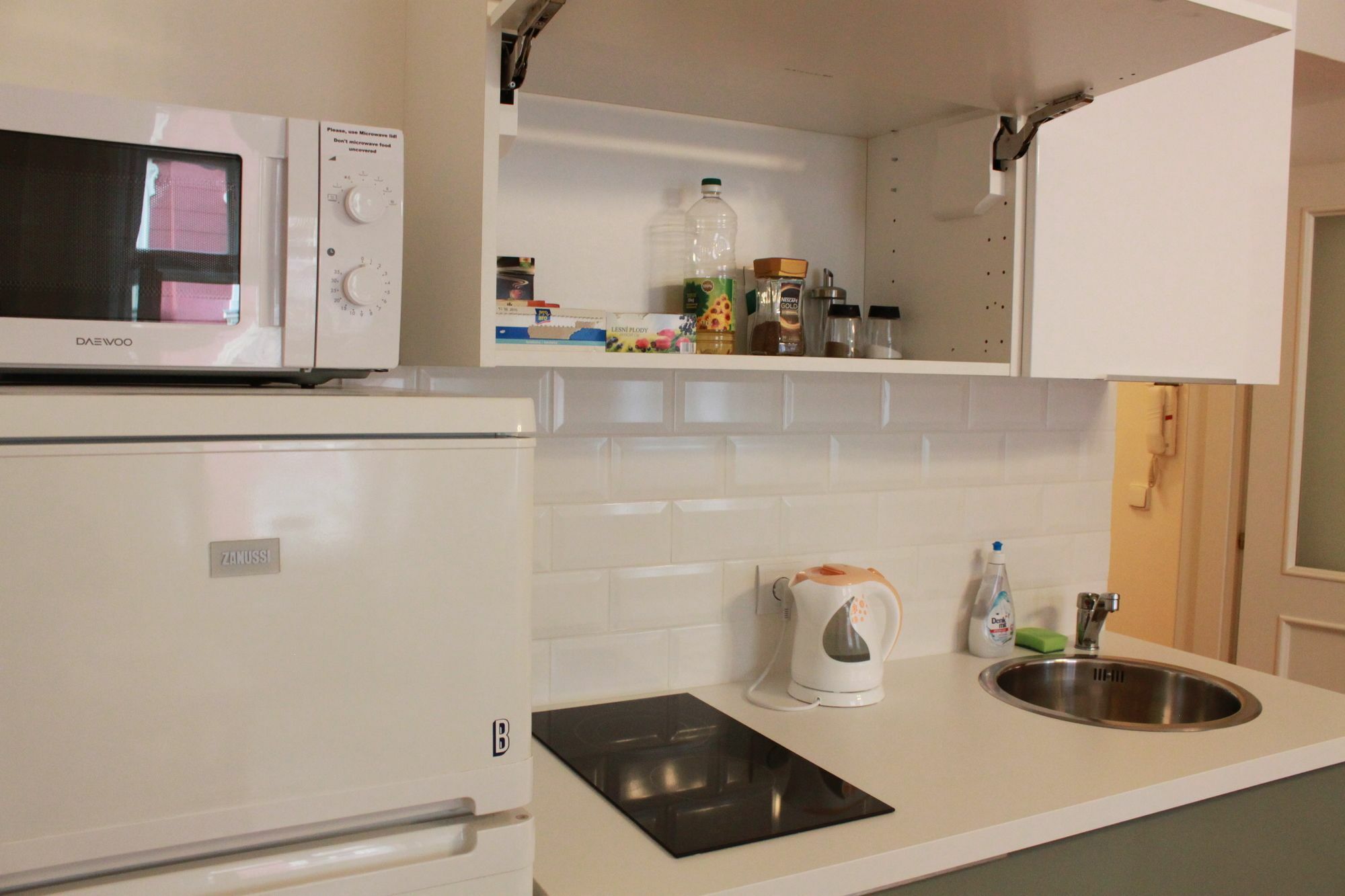 Nejedleho Apartmeet プラハ エクステリア 写真