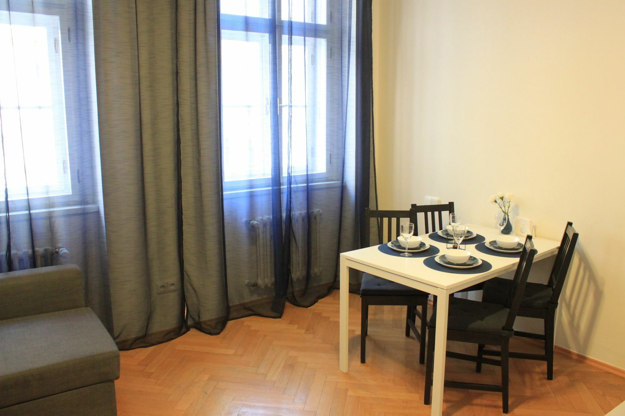 Nejedleho Apartmeet プラハ エクステリア 写真